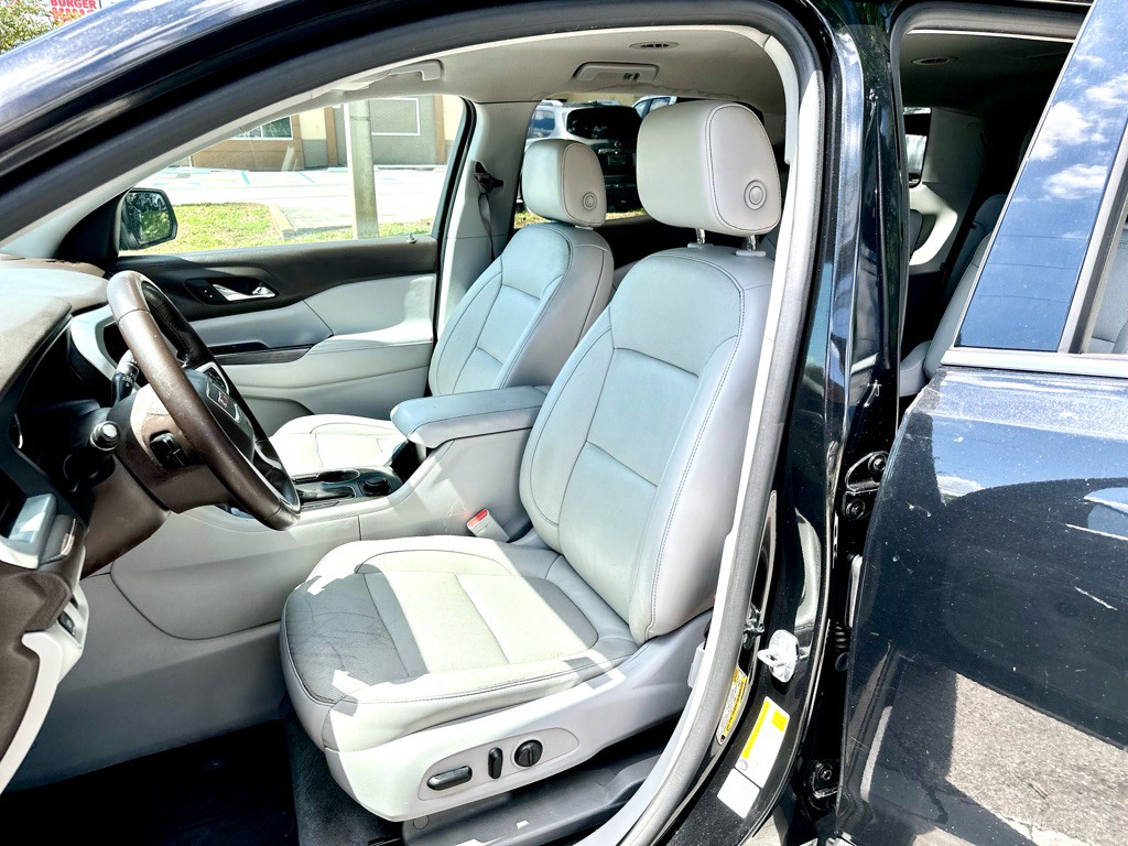 2017 GMC Acadia Image 11