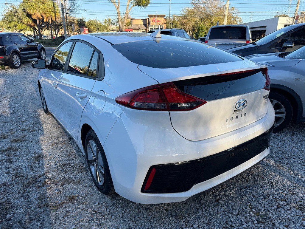 2017 Hyundai Ioniq Image 4