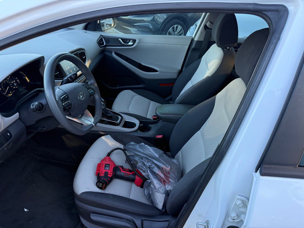 2017 Hyundai Ioniq Image 5