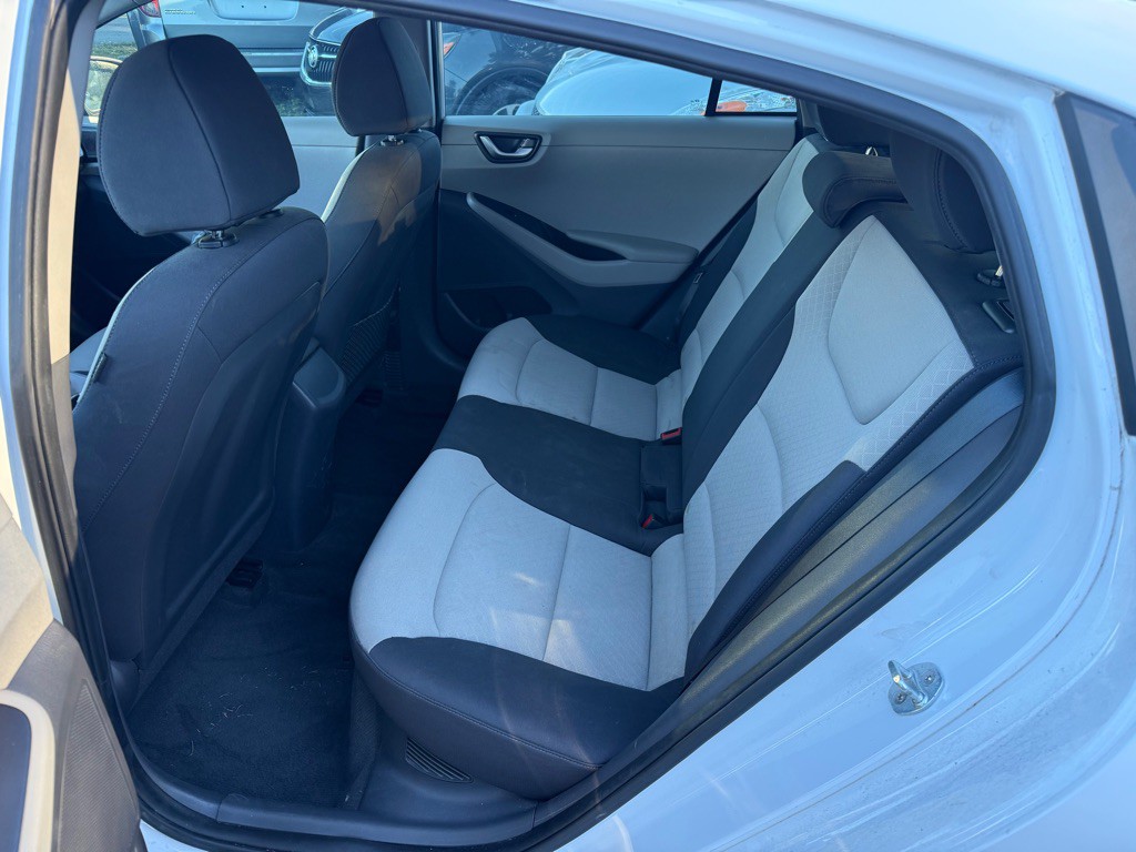 2017 Hyundai Ioniq Image 6