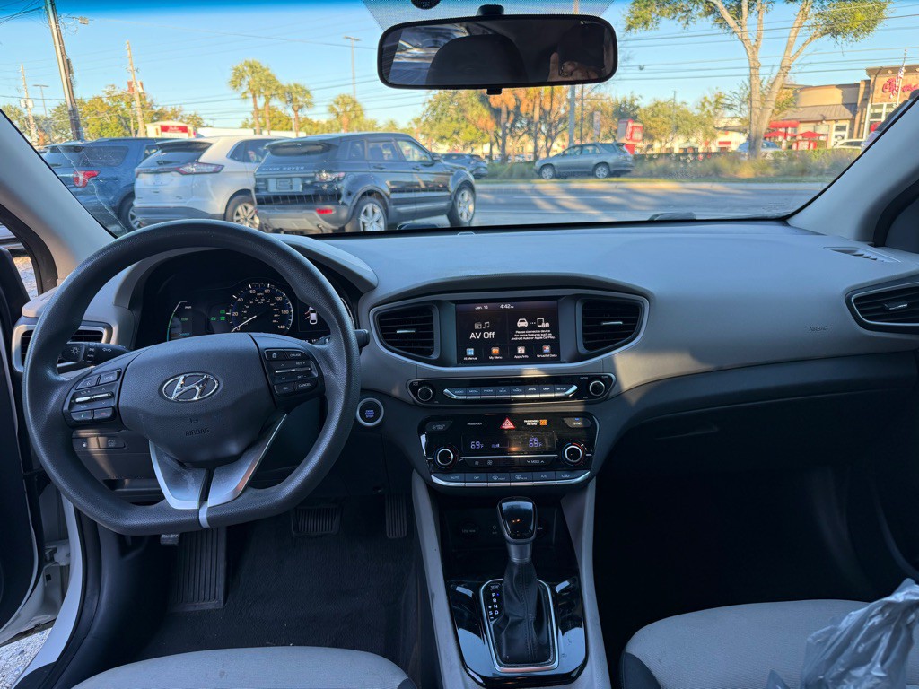 2017 Hyundai Ioniq Image 8