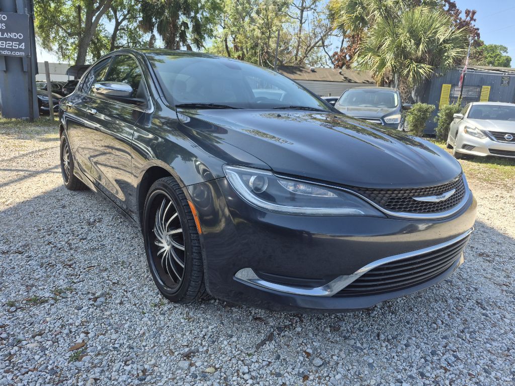 2017 Chrysler 200 Image 1