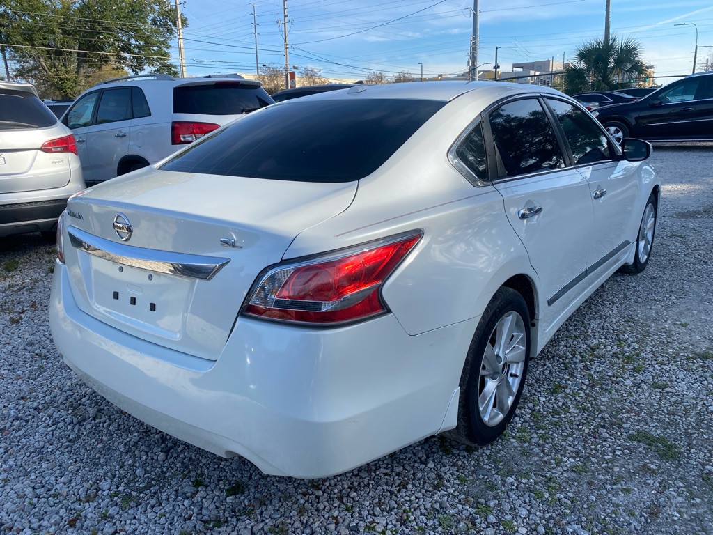 2015 Nissan Altima Image 3