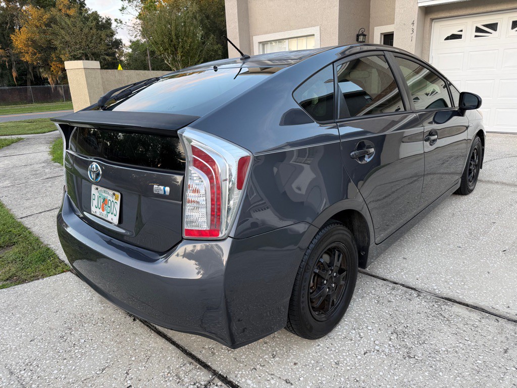 2013 Toyota Prius Image 3