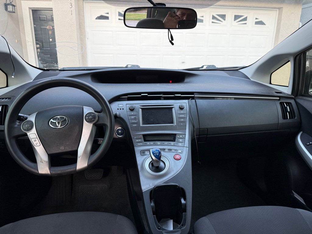 2013 Toyota Prius Image 6