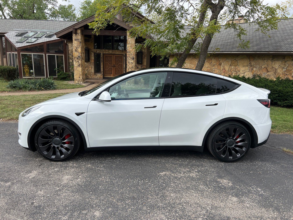 2020 Tesla Model Y Image 10