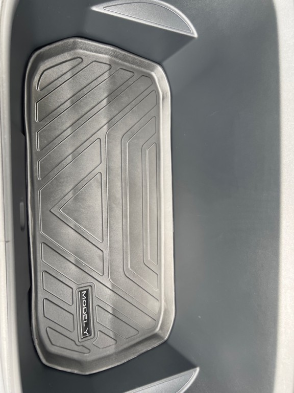 2020 Tesla Model Y Image 25