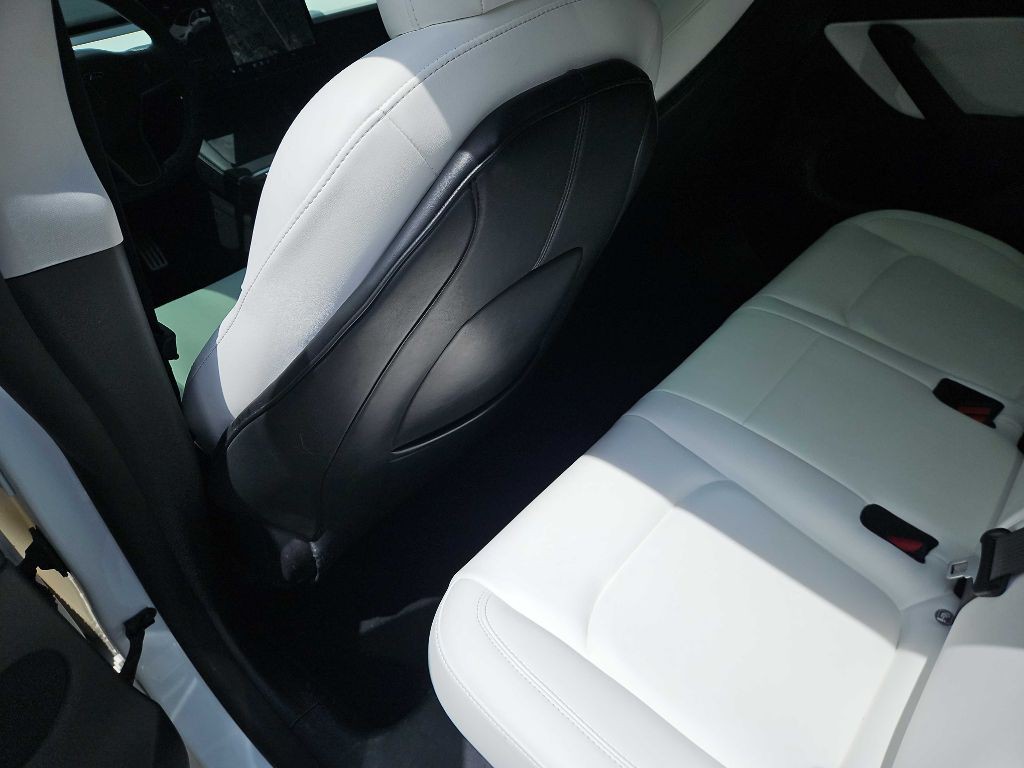 2021 Tesla Model Y Image 30