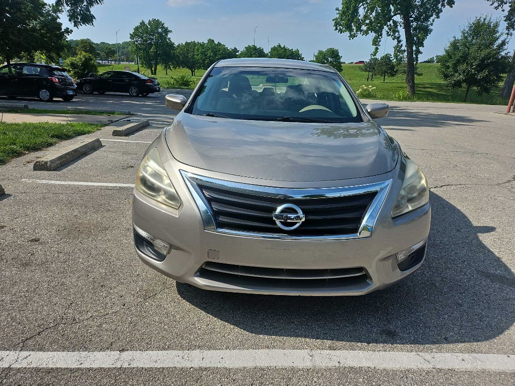 2014 Nissan Altima Image 2