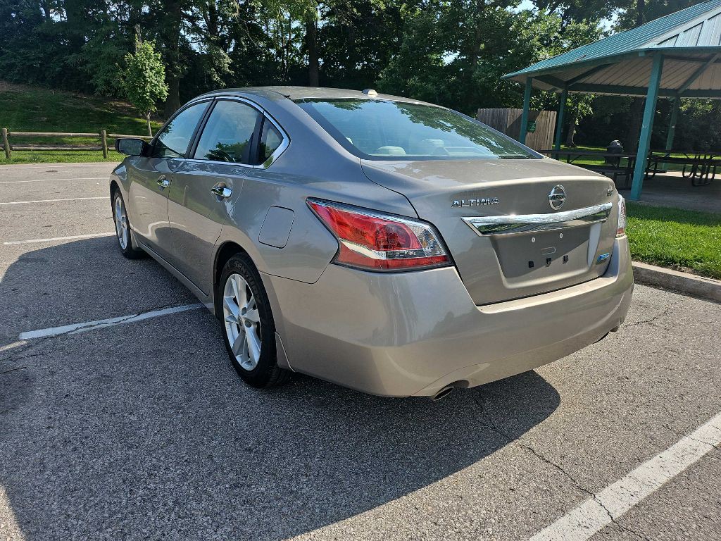 2014 Nissan Altima Image 7