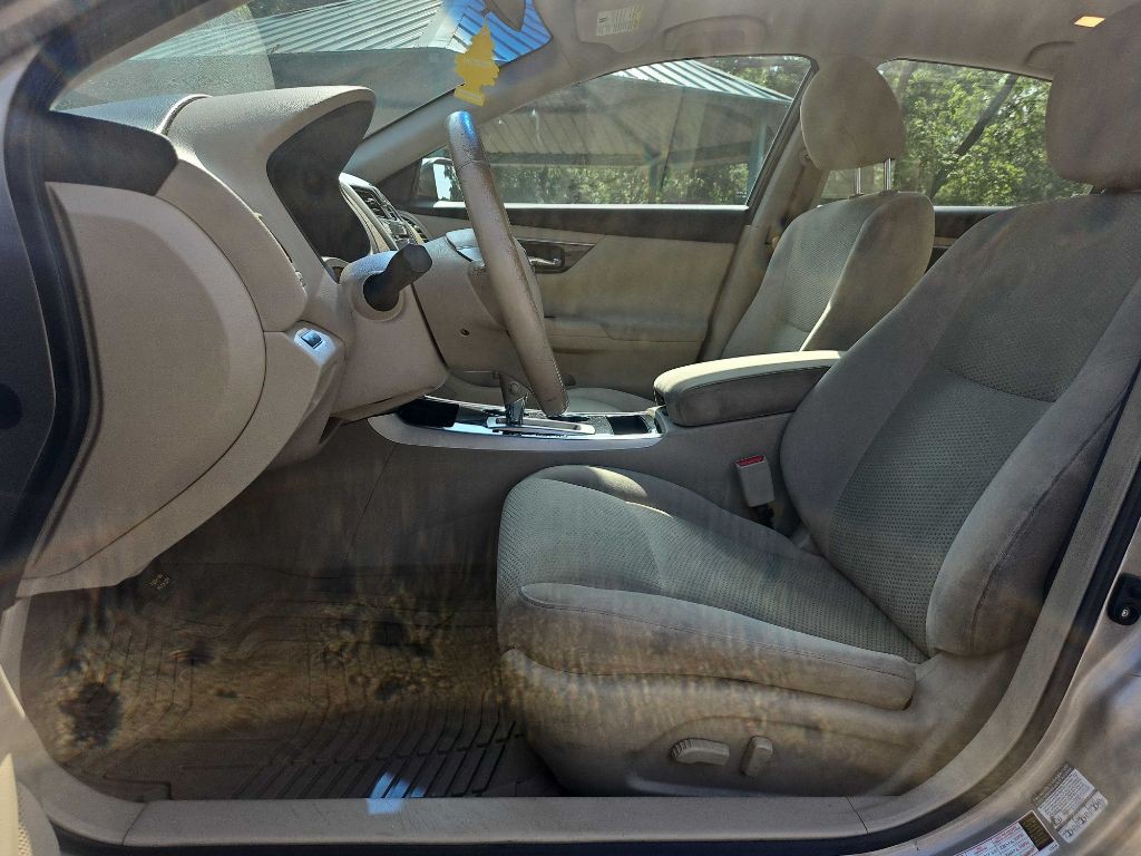 2014 Nissan Altima Image 11