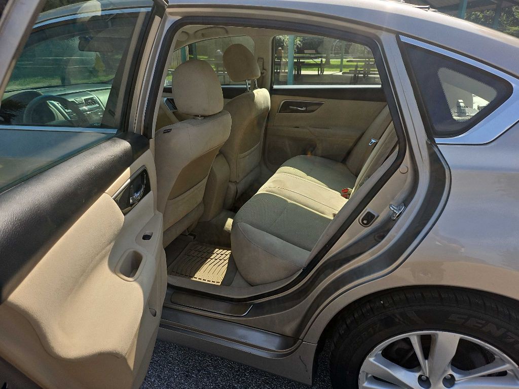 2014 Nissan Altima Image 24