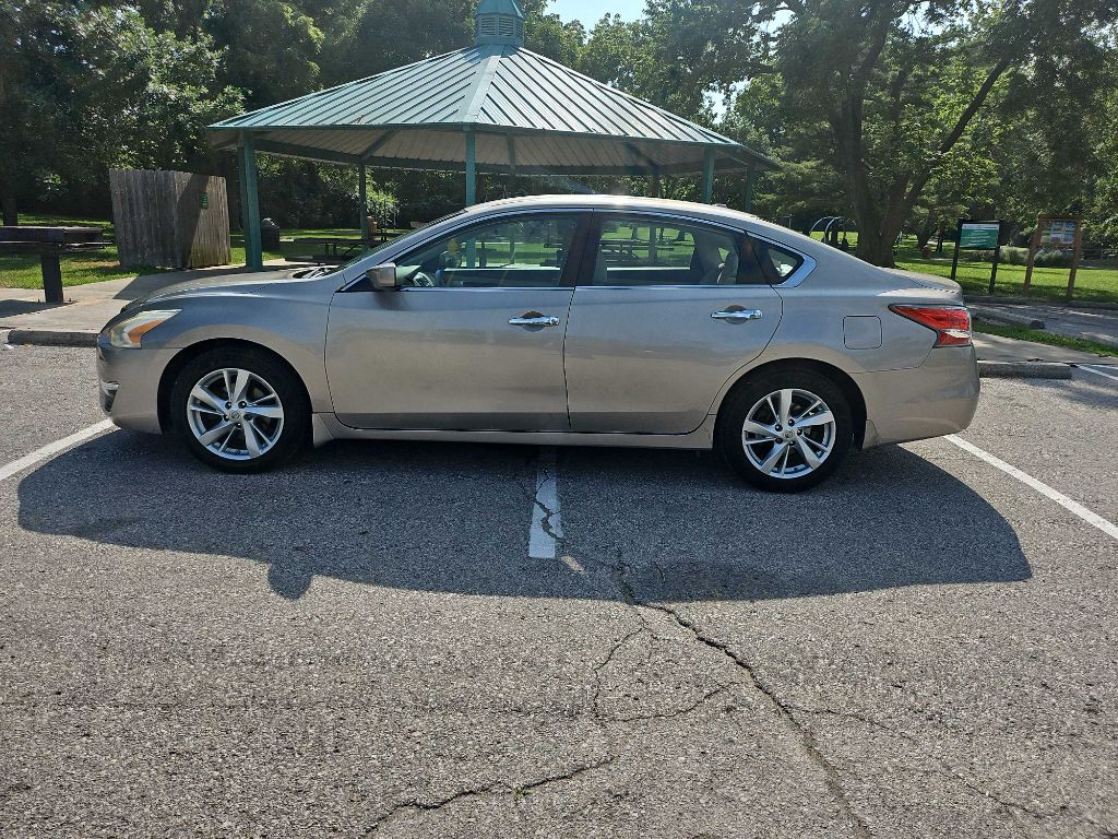 2014 Nissan Altima Image 8