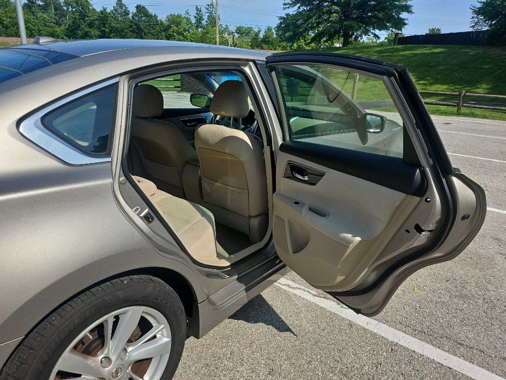 2014 Nissan Altima Image 26