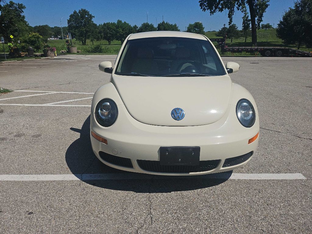 2007 Volkswagen Beetle Image 2