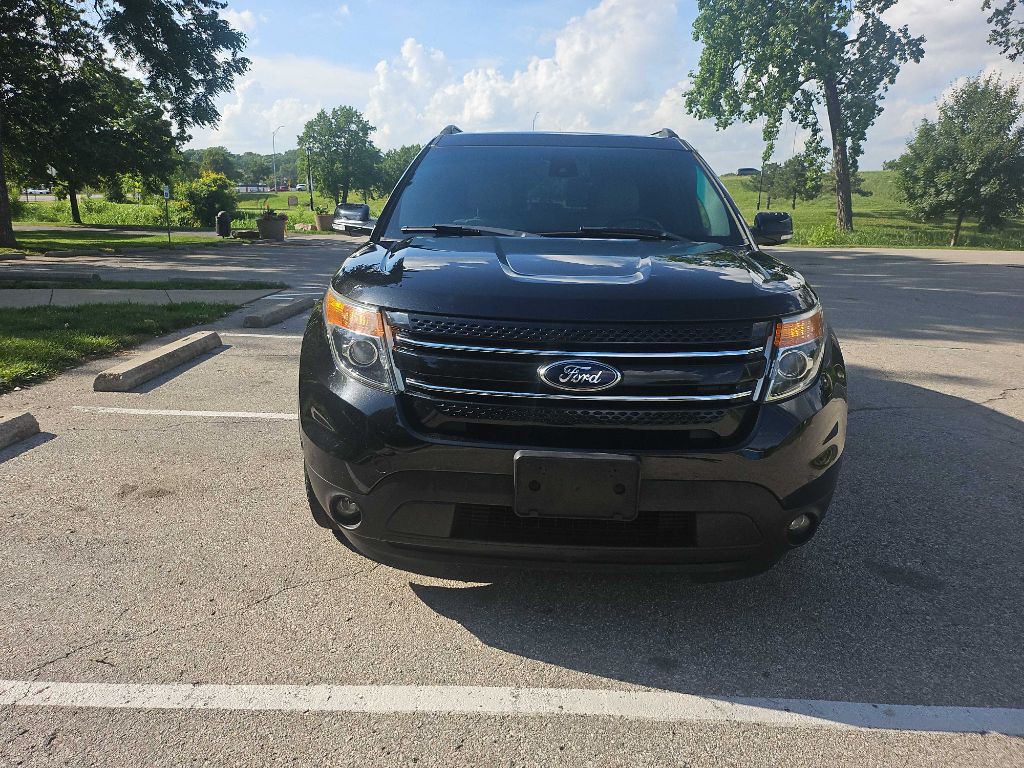 2015 Ford Explorer Image 2