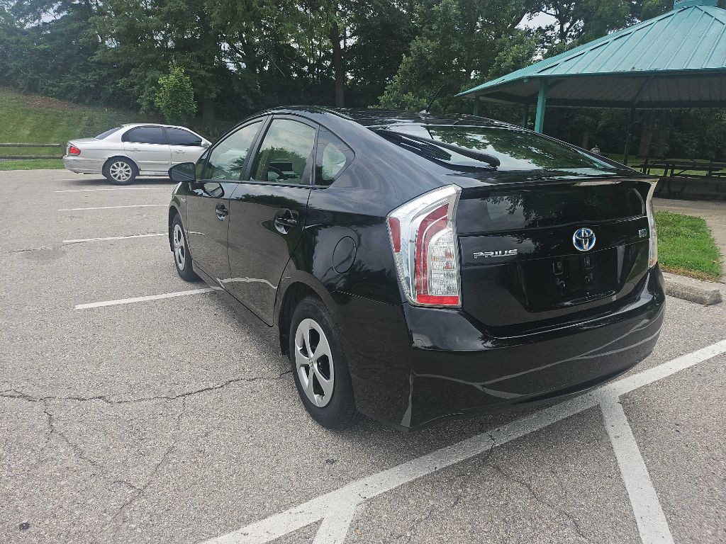 2012 Toyota Prius Image 7