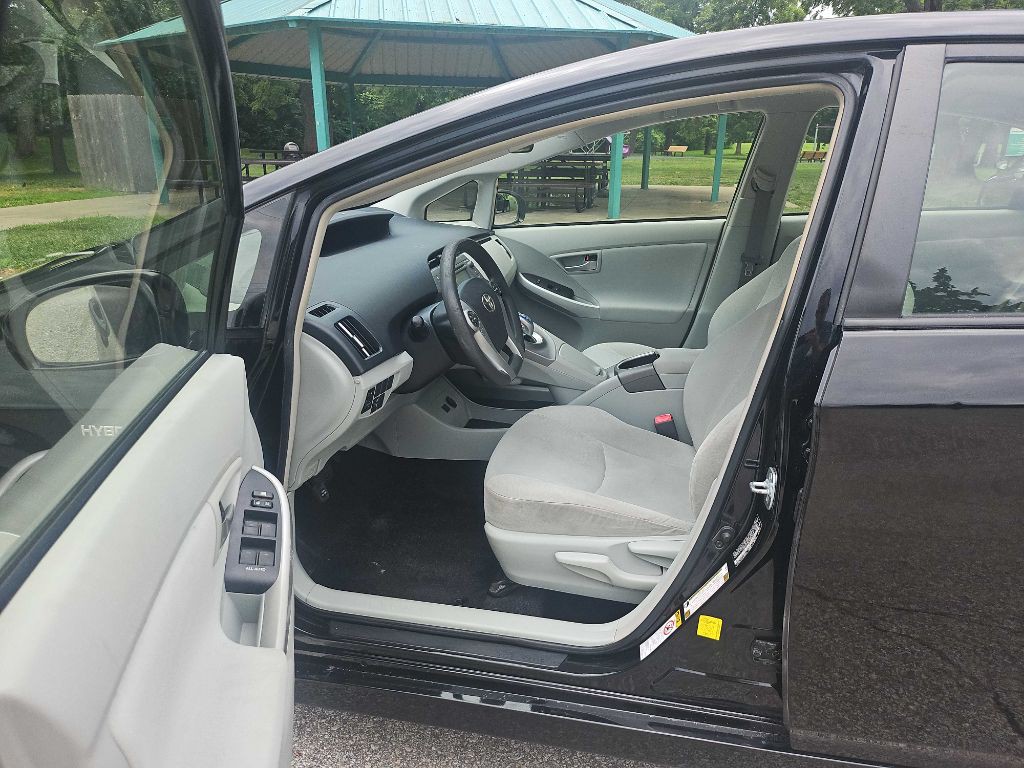 2012 Toyota Prius Image 10
