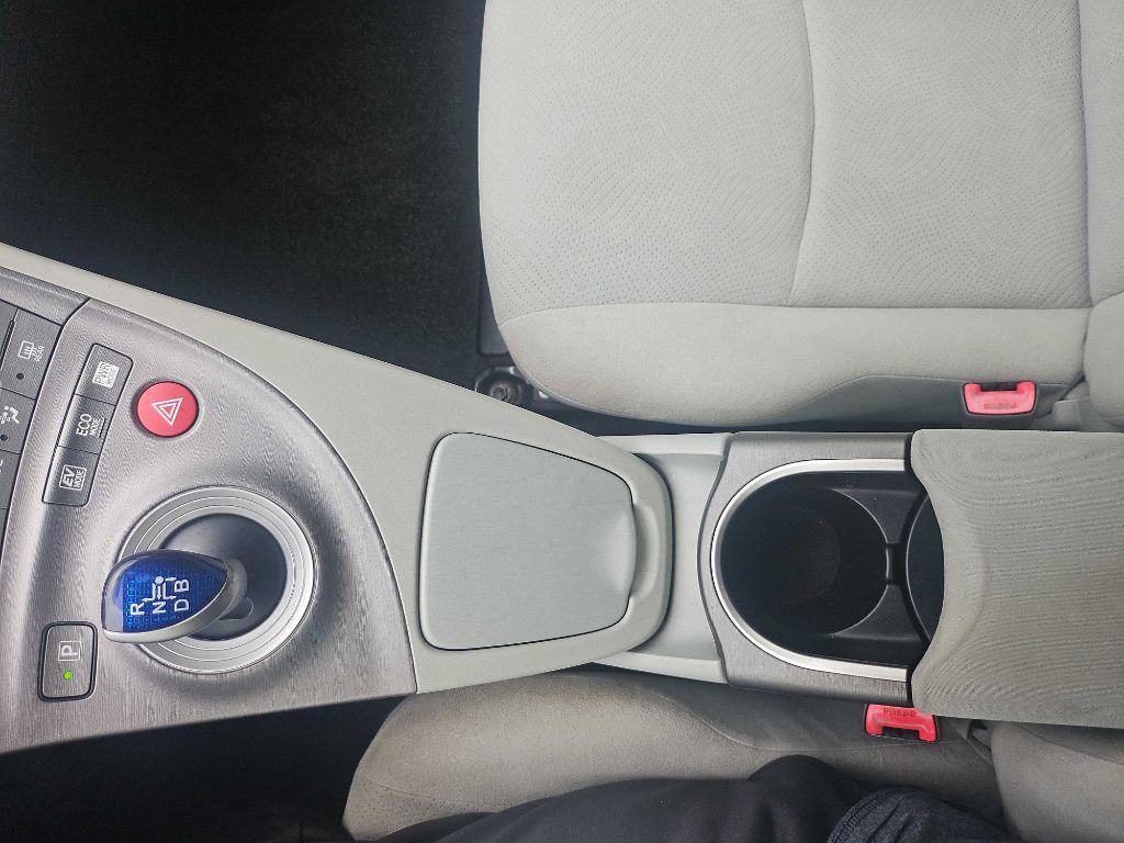 2012 Toyota Prius Image 17