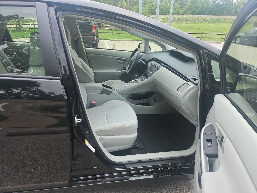 2012 Toyota Prius Image 19
