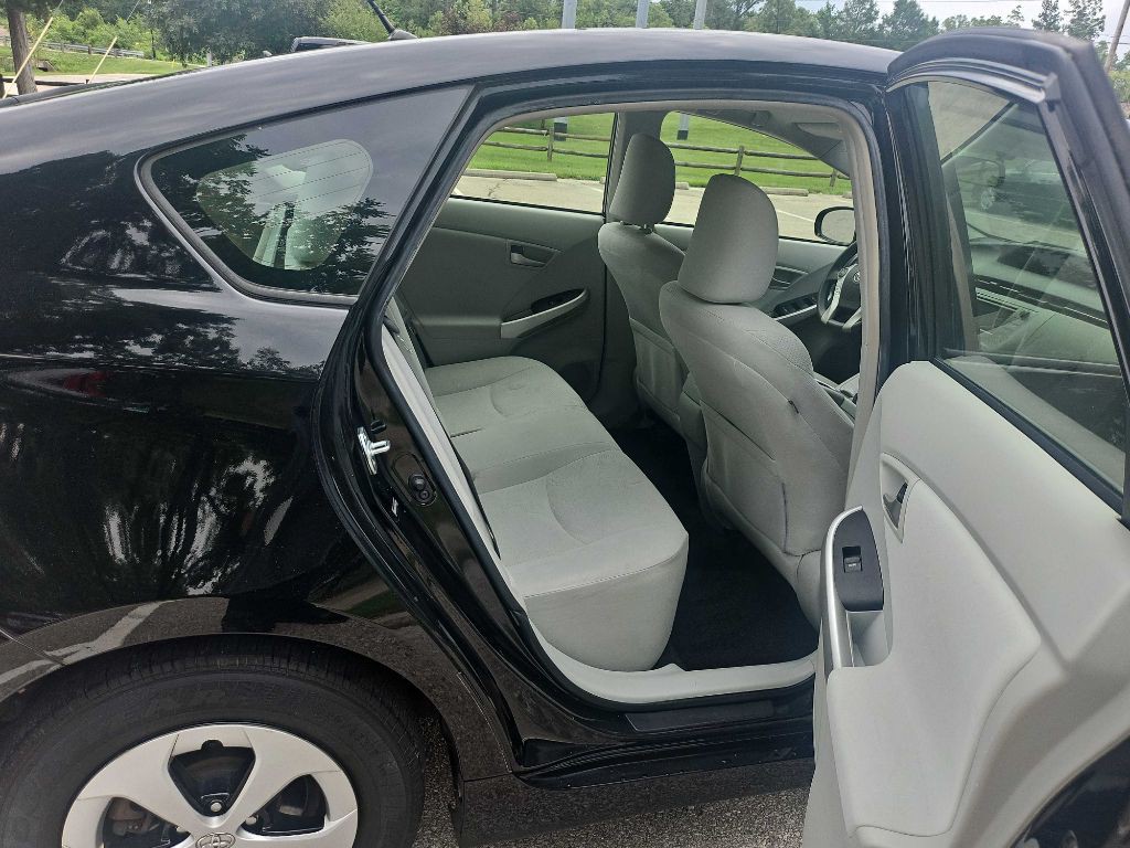 2012 Toyota Prius Image 26