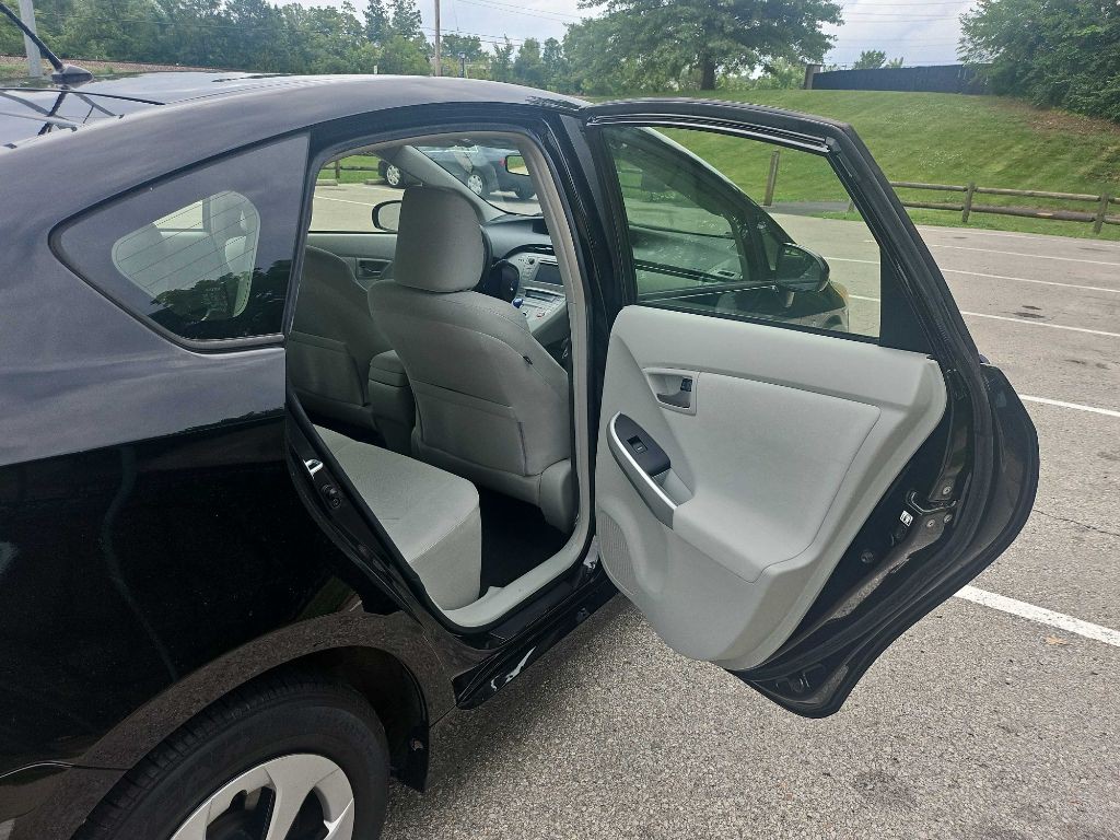 2012 Toyota Prius Image 27