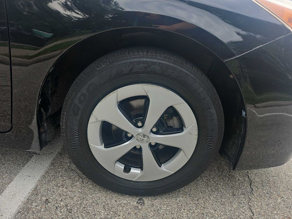 2012 Toyota Prius Image 33
