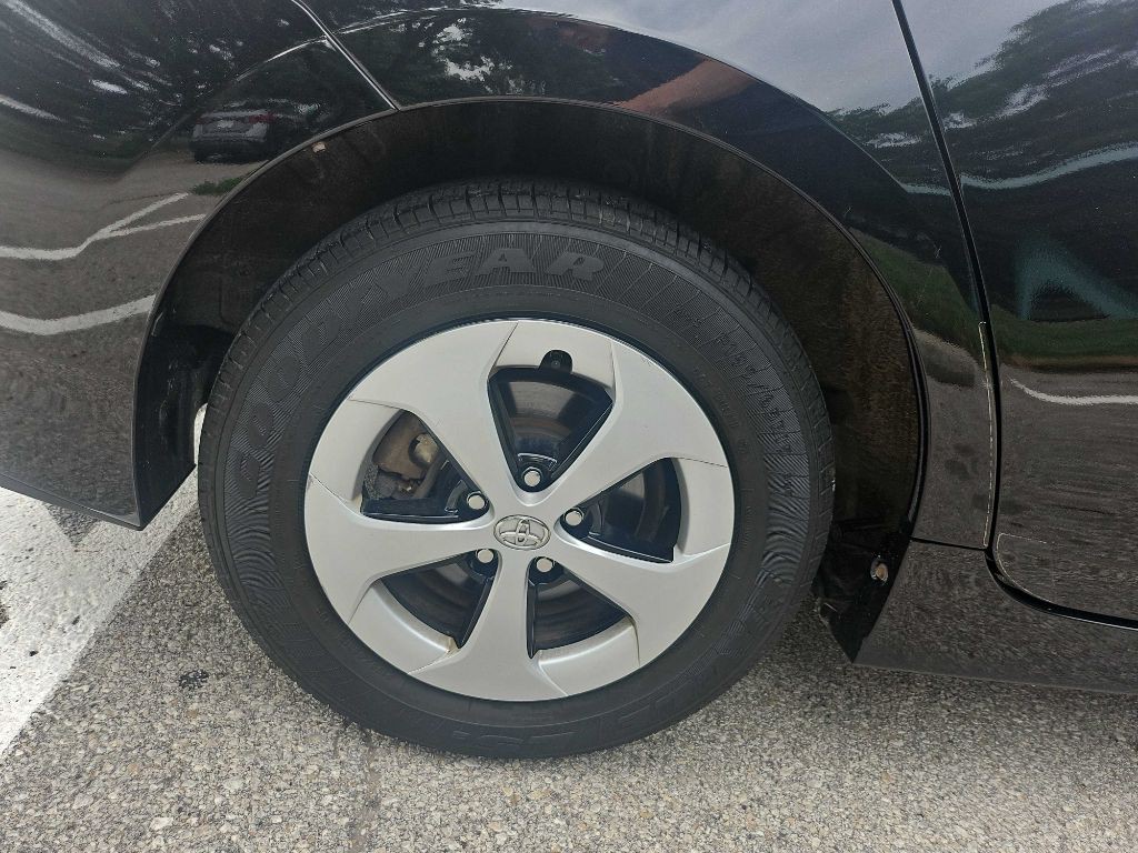 2012 Toyota Prius Image 37