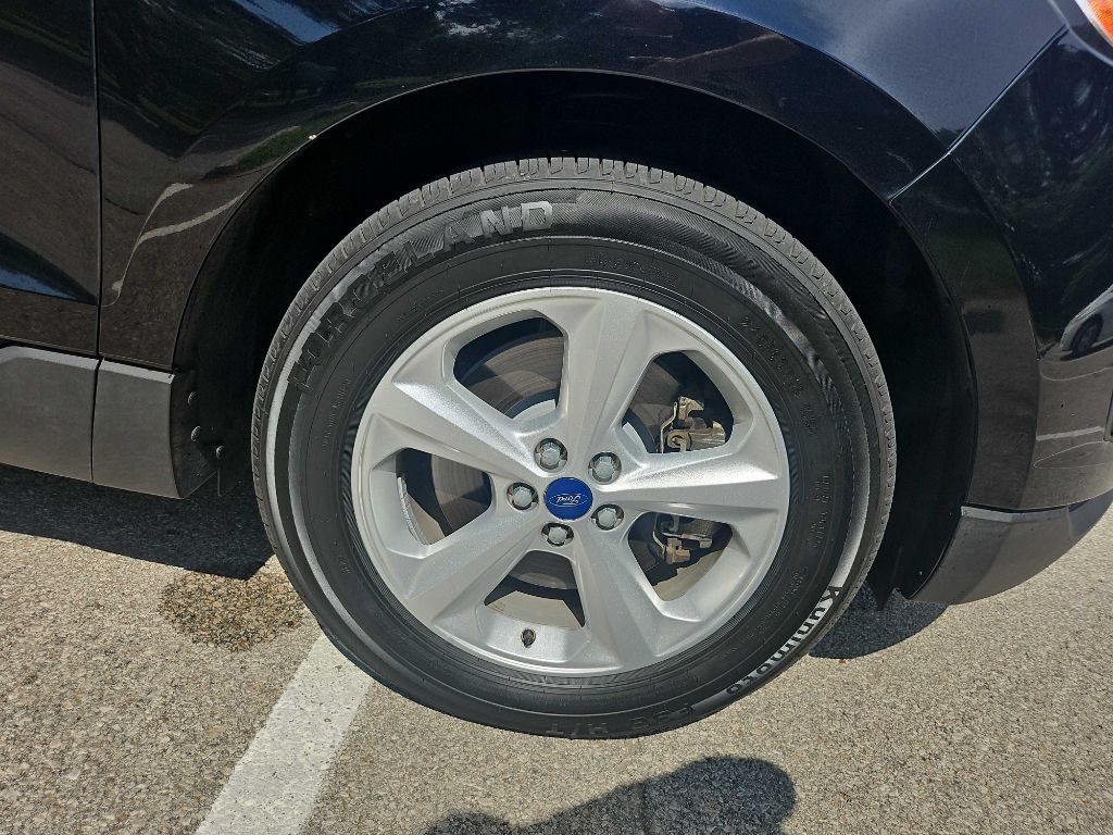 2017 Ford Edge Image 35