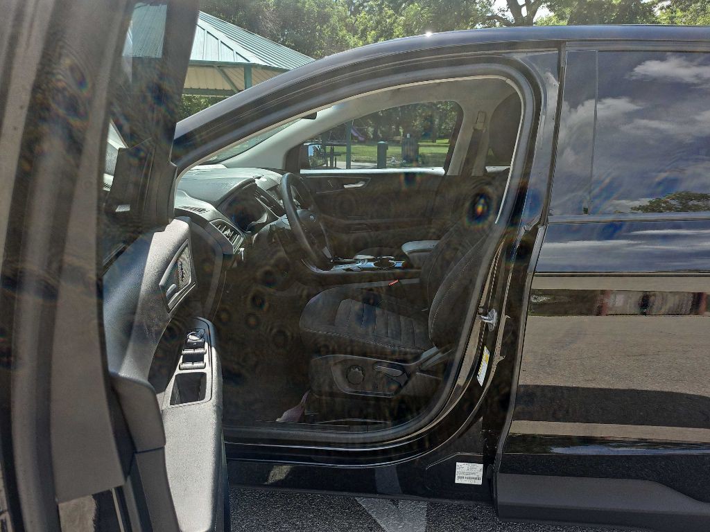 2017 Ford Edge Image 10