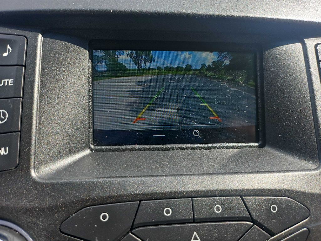 2017 Ford Edge Image 16