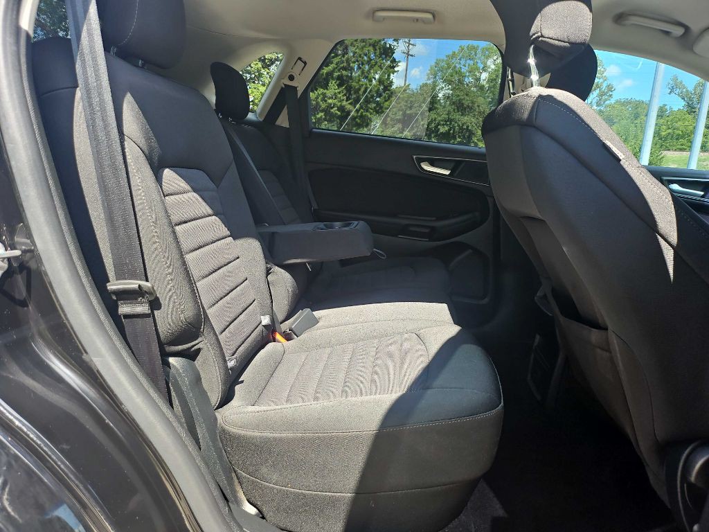 2017 Ford Edge Image 28