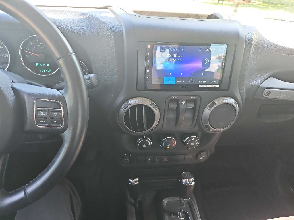 2015 Jeep Wrangler Image 16