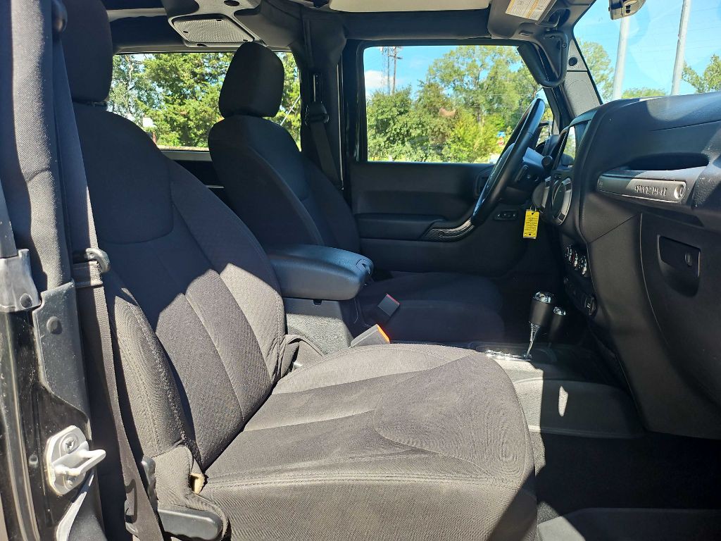 2015 Jeep Wrangler Image 20