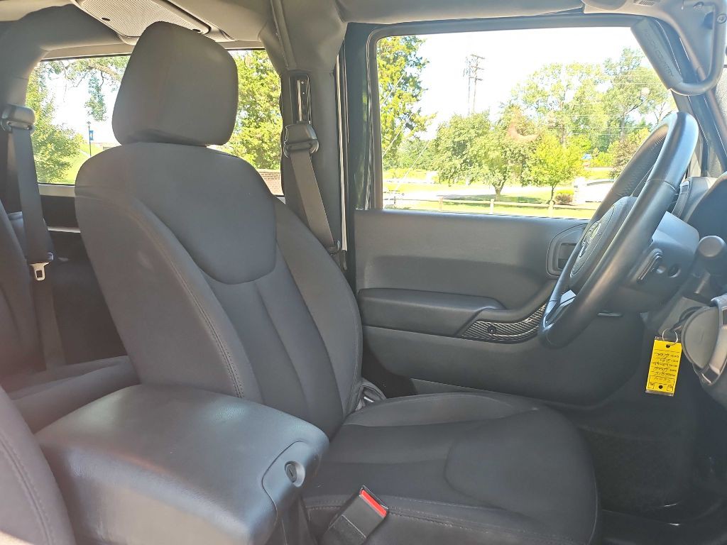 2015 Jeep Wrangler Image 21