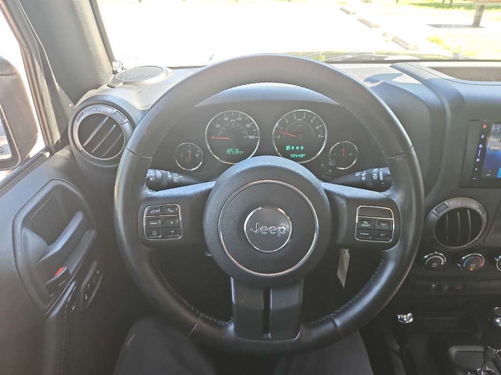 2015 Jeep Wrangler Image 15