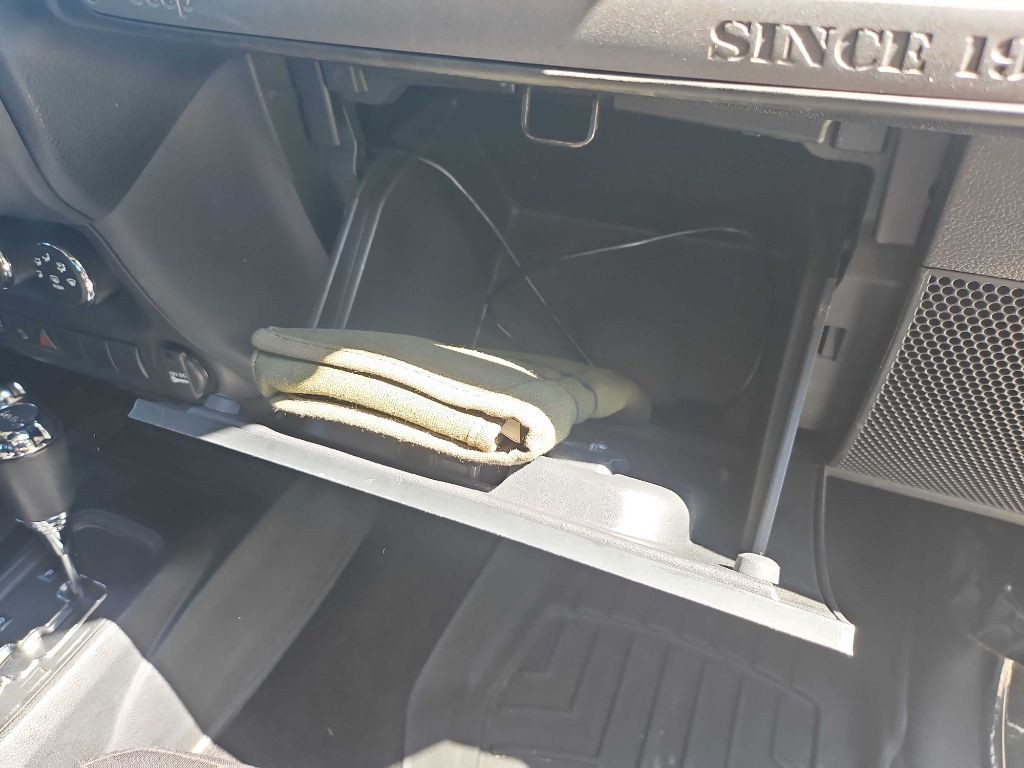 2015 Jeep Wrangler Image 23