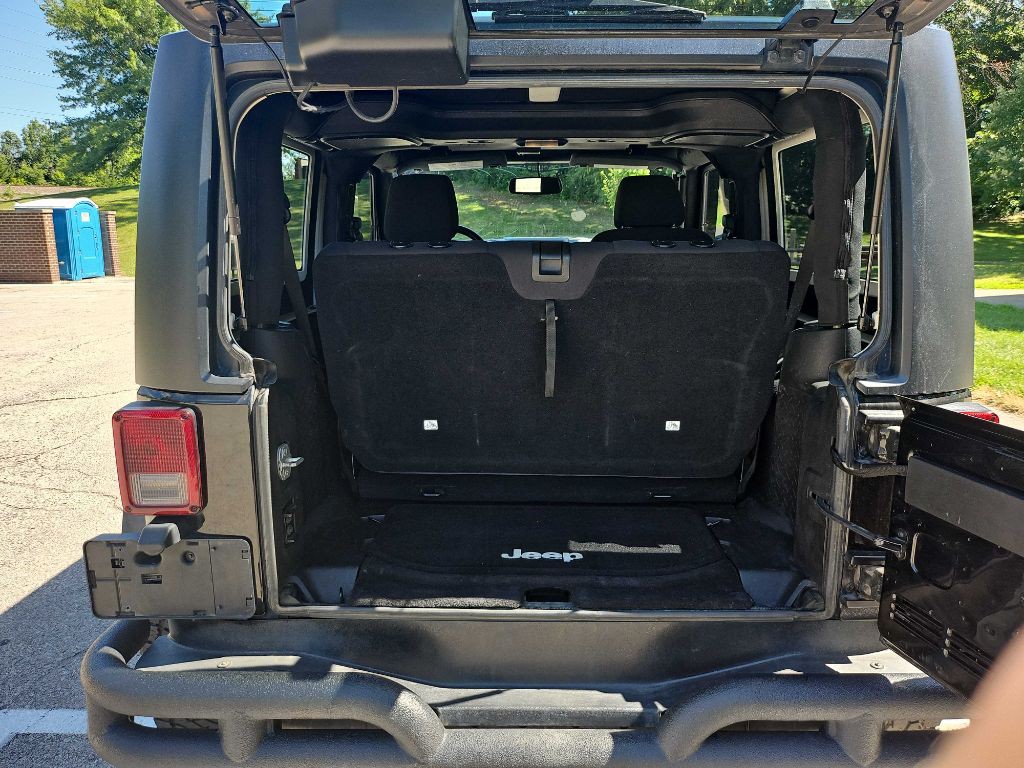 2015 Jeep Wrangler Image 24