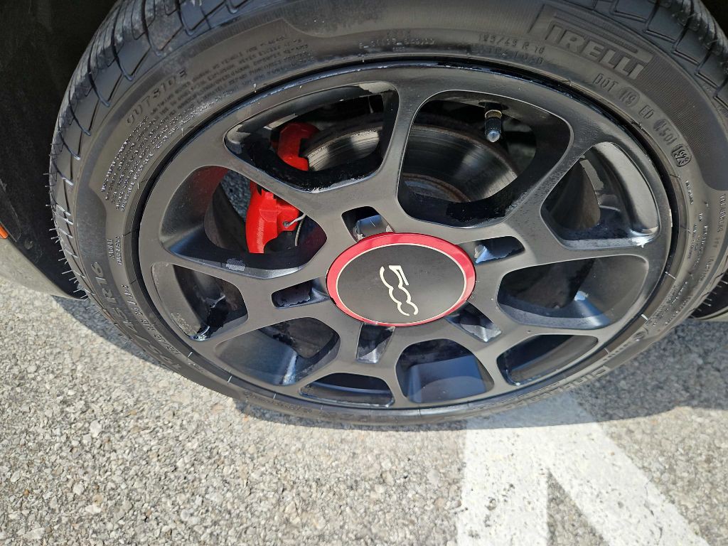 2012 FIAT 500 Image 9
