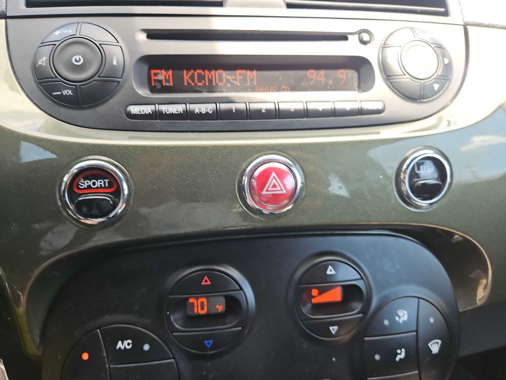 2012 FIAT 500 Image 26