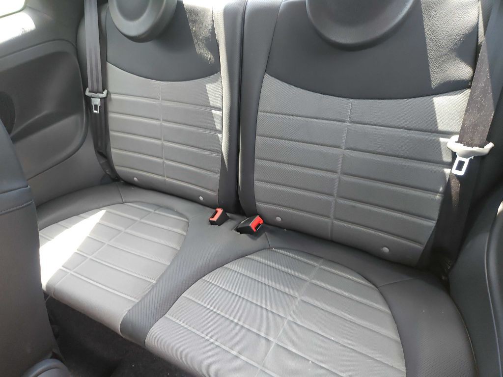 2012 FIAT 500 Image 33