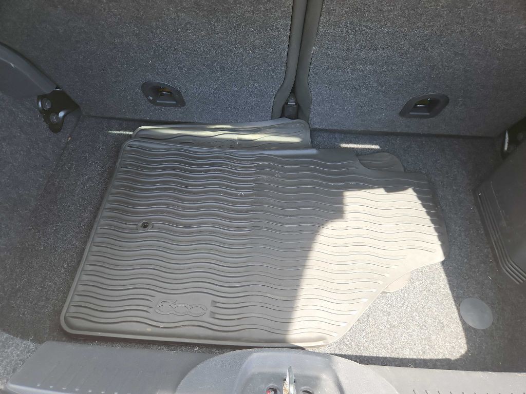 2012 FIAT 500 Image 35