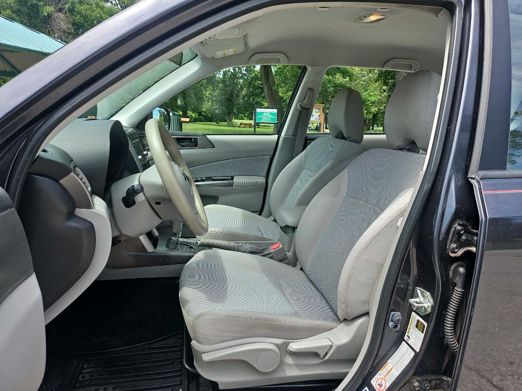 2012 Subaru Forester Image 11