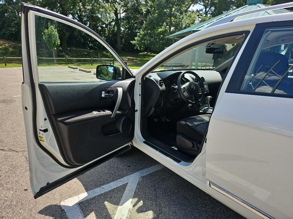 2014 Nissan Rogue Image 9