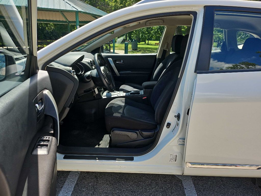 2014 Nissan Rogue Image 10
