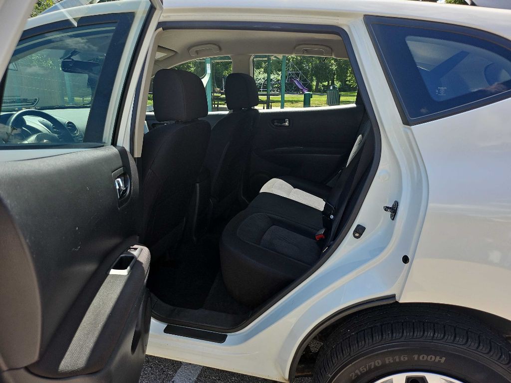 2014 Nissan Rogue Image 24