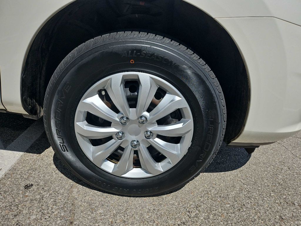 2014 Nissan Rogue Image 35