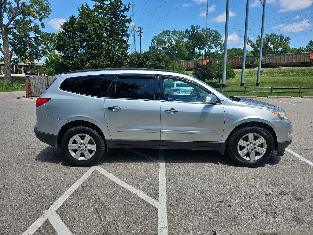 2011 Chevrolet Traverse Image 3