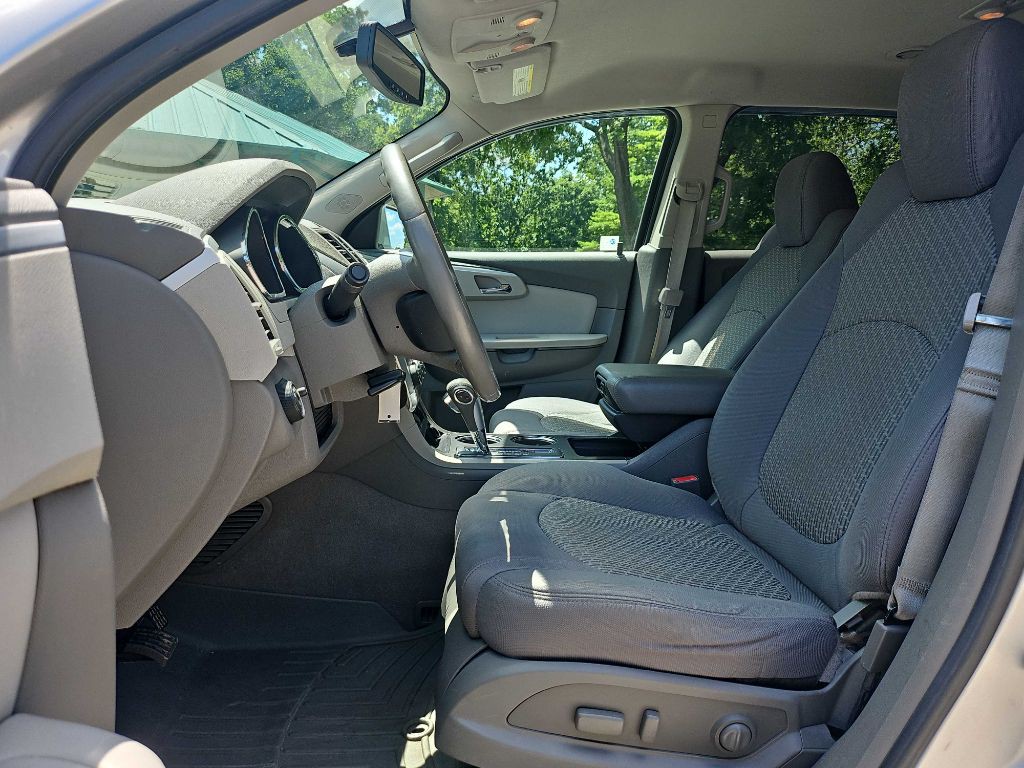 2011 Chevrolet Traverse Image 11
