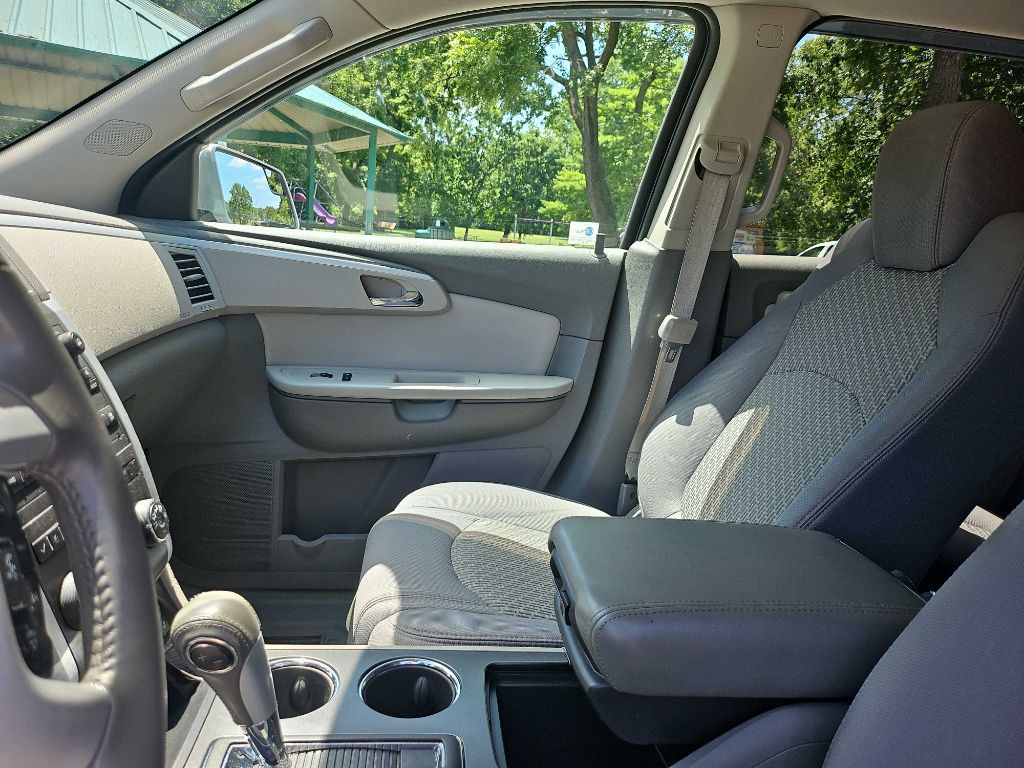 2011 Chevrolet Traverse Image 13